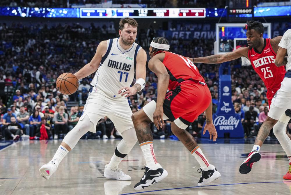 运动中的极 运动中的极